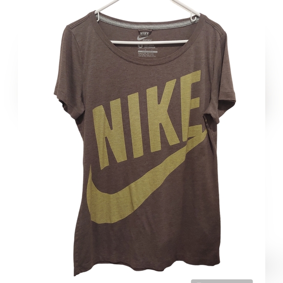 Nike Vintage Style Tee Shirt Size Large - Picture 1 of 5
